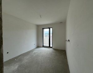 Apartament 3 camere, terasa 29 mp, situat in Floresti, zona Eroilor