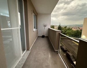 Apartment 3 rooms for sale in Floresti