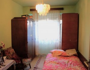 Apartament spatios cu 3 camere in Manastur, etaj intermediar,  zona linistita