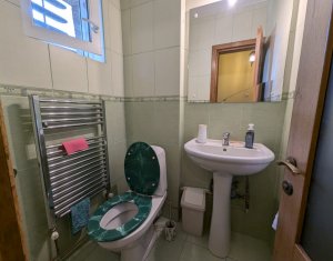 Apartament cu 3 camere, decomandat, 68 mp, zona buna din Marasti