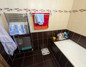 Apartament cu 3 camere, decomandat, 68 mp, zona buna din Marasti