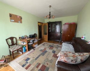 Apartament cu 3 camere, decomandat, 68 mp, zona buna din Marasti