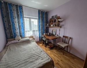 Apartament cu 3 camere, decomandat, 68 mp, zona buna din Marasti