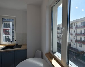 Apartament cu 3 camere, ultrafinisat, etaj intermediar