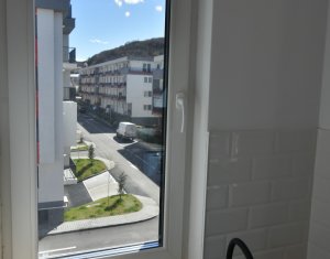 Apartament cu 3 camere, ultrafinisat, etaj intermediar