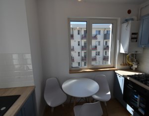 Apartament cu 3 camere, ultrafinisat, etaj intermediar