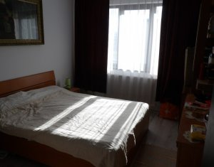 Apartment 3 rooms for sale in Floresti