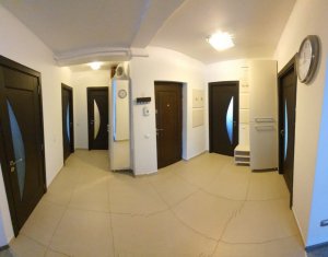 Appartement 3 chambres à vendre dans Cluj-napoca, zone Intre Lacuri