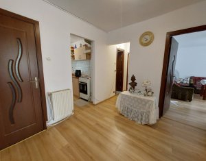 Apartament 4 camere de vanzare, etaj 1, in Manastur, Cluj Napoca