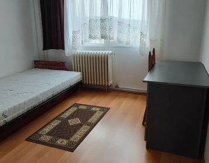 Apartament spatios cu 3 camere decomandate, zona Piata Marasti