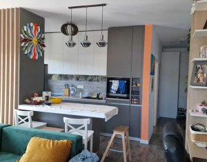 Apartament de 3 camere cu 3 balcoane si parcare privata