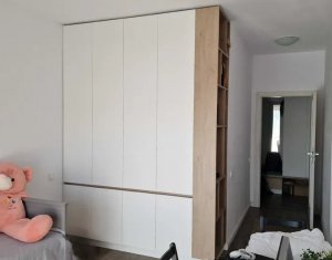 Apartament de 3 camere cu 3 balcoane si parcare privata