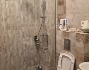 Apartament de 3 camere cu 3 balcoane si parcare privata