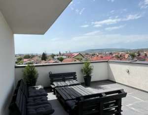 De vanzare apartament modern cu terasa si panorama superba