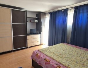 Apartament cu doua camere semidecomandat in centrul Florestiului