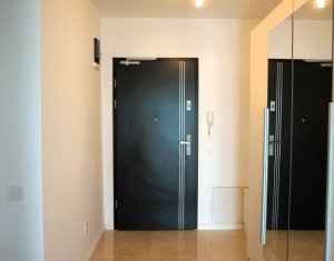 Apartament in West City Tower, cu priveliste, orientat spre sud