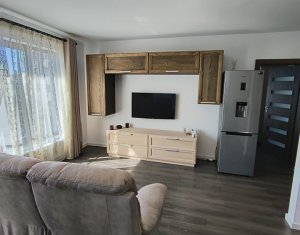 Sale apartment 3 rooms in Floresti