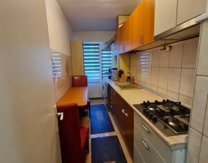 Apartament cu 2 camere decomandat in cartierul Manasur!