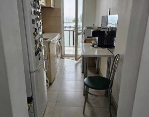 Apartament decomandat, 3 camere, zona ,,La Terenuri