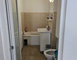 Apartament decomandat, 3 camere, zona ,,La Terenuri