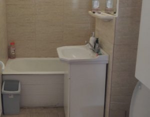 Apartament decomandat, 3 camere, zona ,,La Terenuri