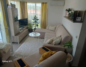 Apartment 3 rooms for sale in Floresti