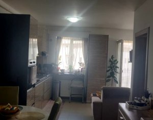 Apartment 3 rooms for sale in Floresti