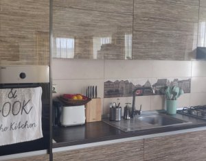 Apartment 3 rooms for sale in Floresti