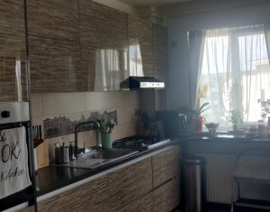 Apartment 3 rooms for sale in Floresti