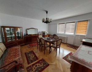 Apartment 4 rooms for sale in Cluj-napoca, zone Manastur