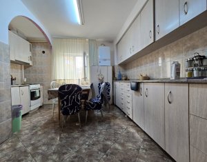 Appartement 4 chambres à vendre dans Cluj-napoca, zone Marasti