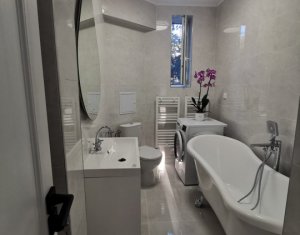 Apartament de lux cu 2 camere cu parcare si grădină zona semicentrală Cluj-N