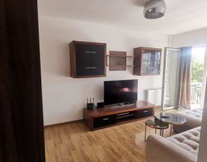 Apartament cu 2 camere in Plopilor, parcare cu CF, etaj intermediar 