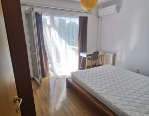 Apartament cu 2 camere in Plopilor, parcare cu CF, etaj intermediar 