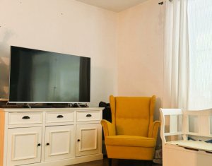 Apartament 2 camere, 2 bai, curte, Floresti