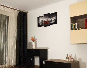 Vânzare apartament cu 2 camere semicentral, etajul 1, cu garaj