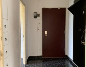 Apartament cu 4 camere, situat la etajul 1, Manastur, strada Primaverii