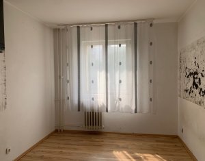 Apartament cu 4 camere, situat la etajul 1, Manastur, strada Primaverii