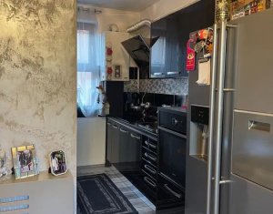 Apartament 3 camere, la cheie, 54mp utili, doua balcoane, parcare, boxa