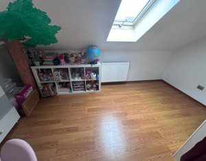 Appartement 3 chambres à vendre dans Cluj-napoca, zone Buna Ziua