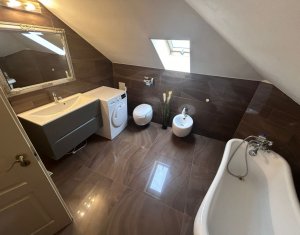 Appartement 3 chambres à vendre dans Cluj-napoca, zone Buna Ziua