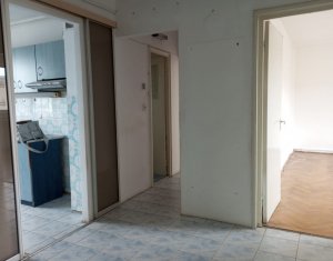 Sale apartment 4 rooms in Cluj-napoca, zone Manastur