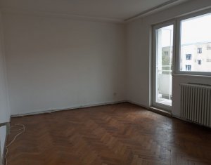 De vanzare apartament cu 4 camere Manactur