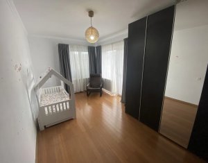 Apartament decomandat, 3 camere, 80mp, 2 parcarii cu CF, Floresti