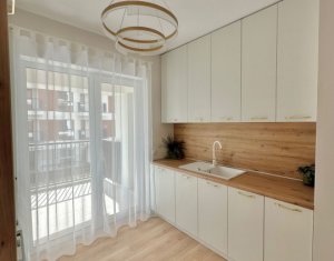 Apartament cu trei camere, ultrafinisat, 80 mp, zona Avram Iancu