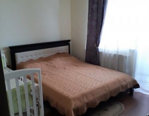 Apartament cu 3 camere, etaj intermediar, parcare, zona Vivo