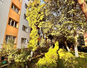 Apartment 4 rooms for sale in Cluj-napoca, zone Manastur