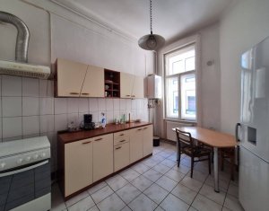 Ultracentral! Apartament cu 3 camere, 102 mp