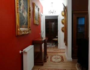 Apartament 3 camere amenajat in stil medieval, Baciu