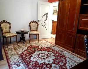 Apartament 3 camere amenajat in stil medieval, Baciu